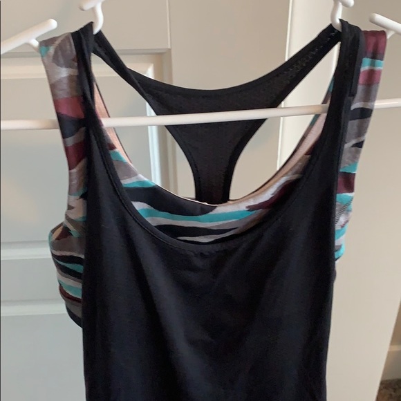 Lulu lemon tank with built in bra - Picture 4 of 4